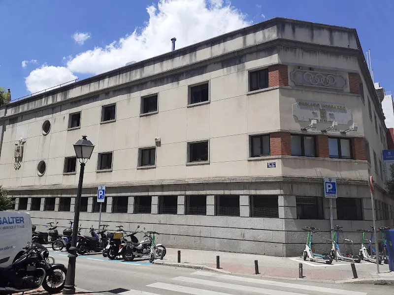 Centro Deportivo Municipal Gimnasio Moscardó - Polideportivo en Madrid - foto 3
