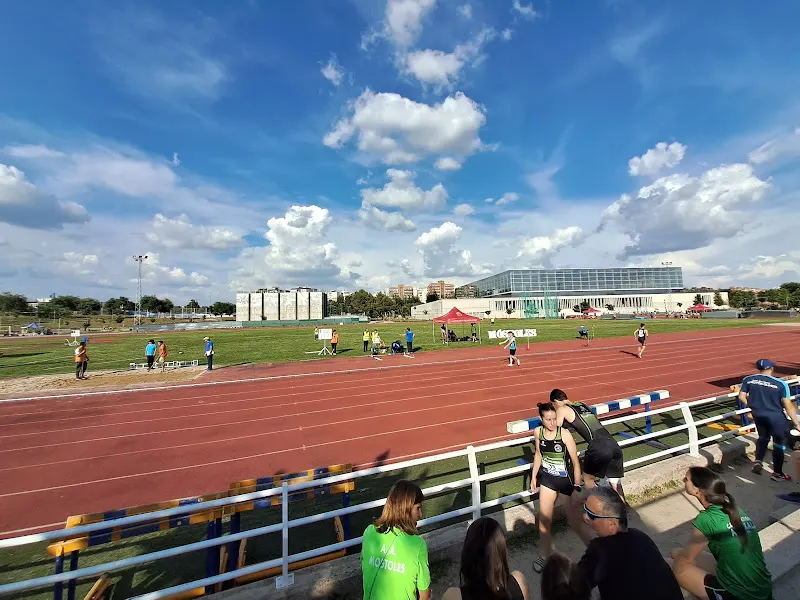 Pista Atletismo Móstoles - Pista de atletismo en Mostoles - foto 2