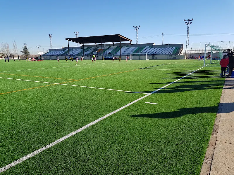 Polideportivo Adolfo Suárez - Polideportivo en Serranillos del Valle - foto 2