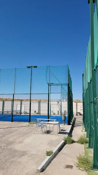 Toro padel - Club deportivo en Torrejon de Velasco - foto 2