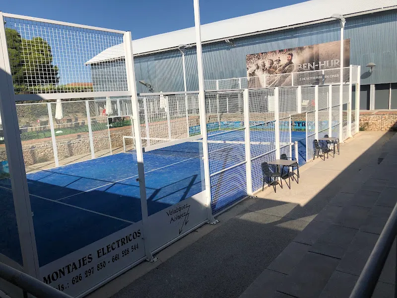 Centro Deportivo Vipadel - Centro deportivo en Villaconejos - foto 2