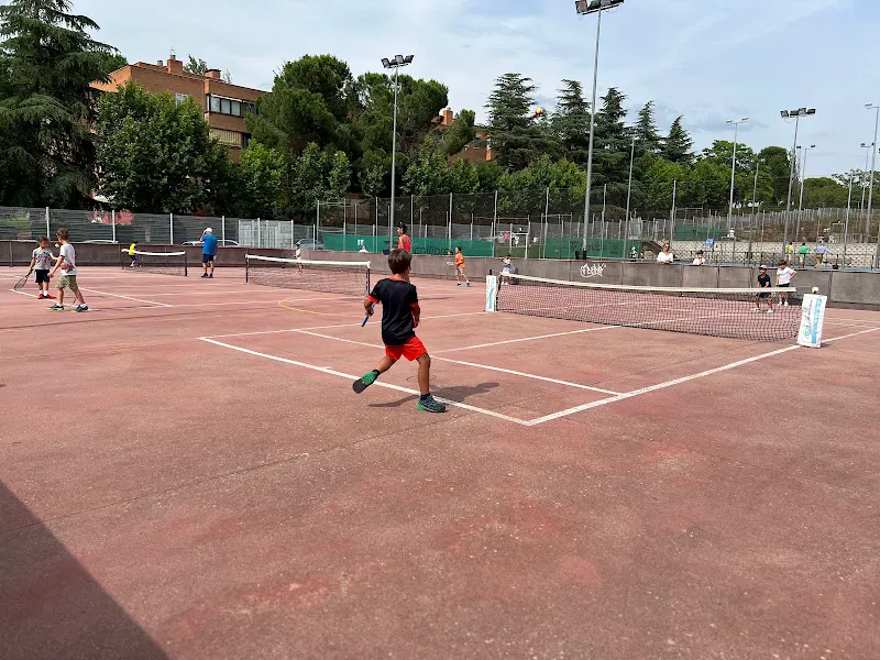Centro Deportivo Municipal Huerta Vieja - Centro deportivo en Majadahonda - foto 2
