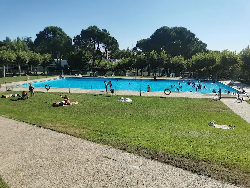 Centro Deportivo Municipal Huerta Vieja - Centro deportivo en Majadahonda - foto 3