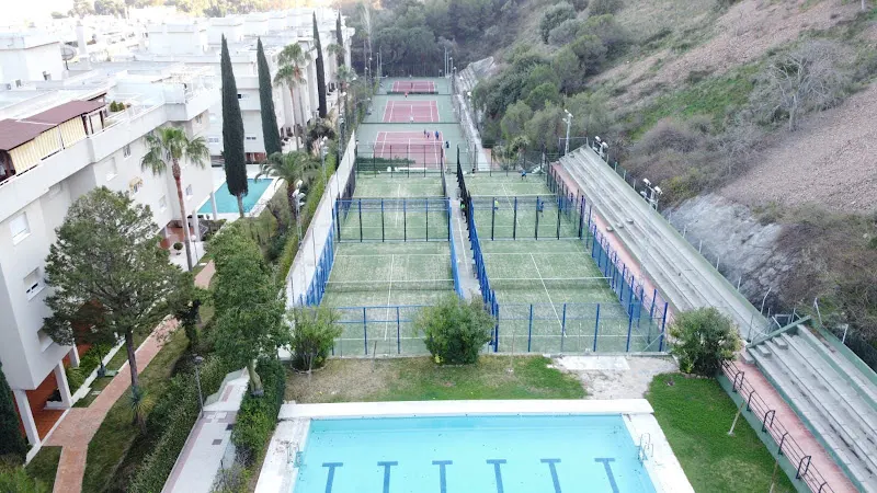 Centro Deportivo Fili Pinos del Limonar - Centro deportivo en Málaga - foto 2