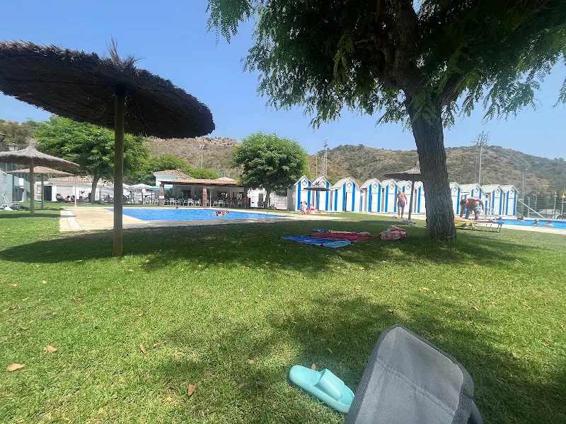 Piscina Benahavis - Polideportivo en Benahavis - foto 2