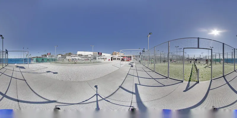 Inacua Centro Raqueta - Polideportivo en Málaga - foto 2
