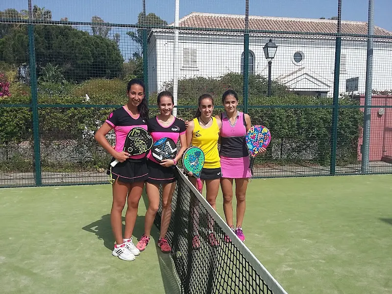 Club de padel Alhambra del Golf - Casasola