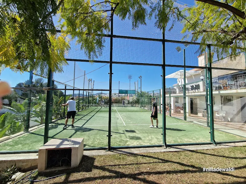 Club de Tenis y Padel la Raqueta Nerja - Nerja