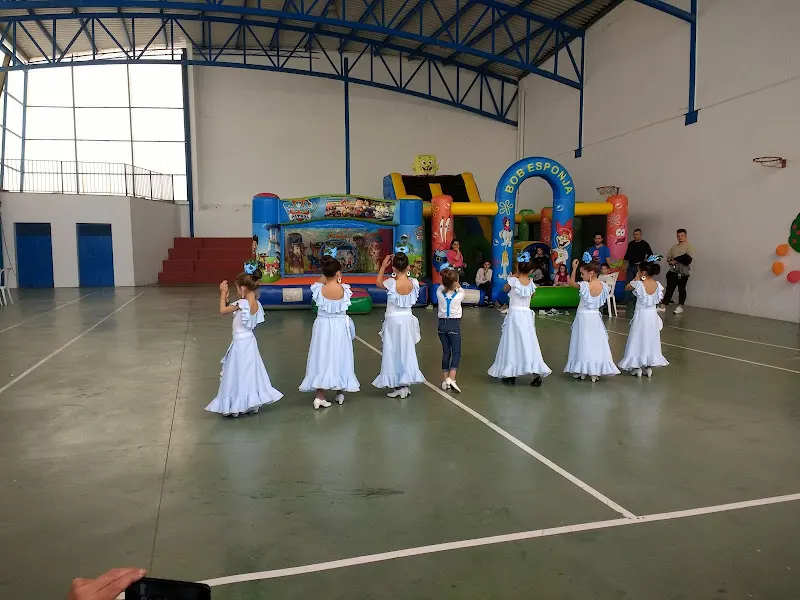 Pabellón de deportes - Centro deportivo en Benamargosa - foto 2