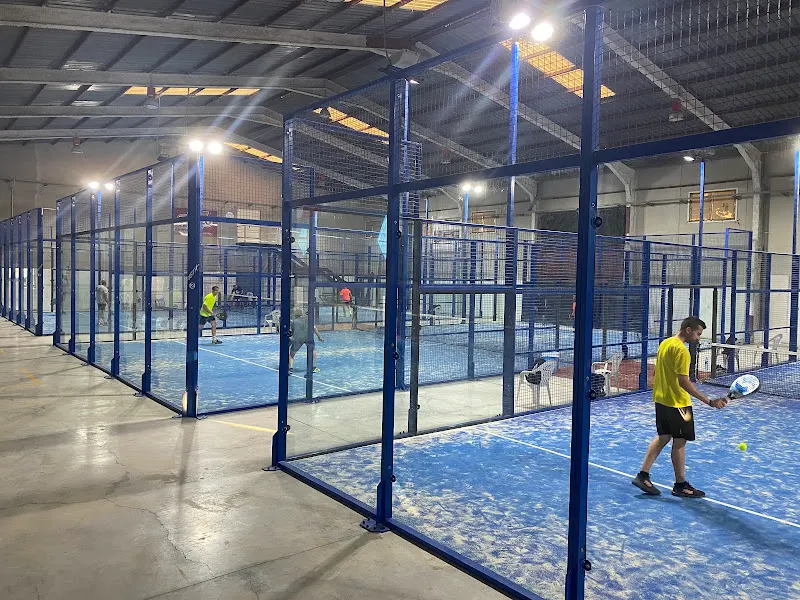 Alhama Padel Indoor - Club deportivo en Alhama de Murcia - foto 2
