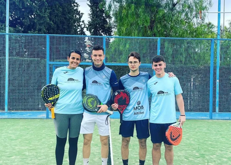 Escuela de pádel Los Jardines - Escuela deportiva en Lorca - foto 2