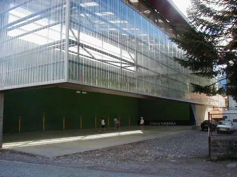 Frontón - Burgui/Burgi