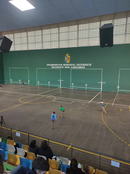 Polideportivo Municipal de Ezcabarte - Polideportivo en Ezcabarte - foto 2