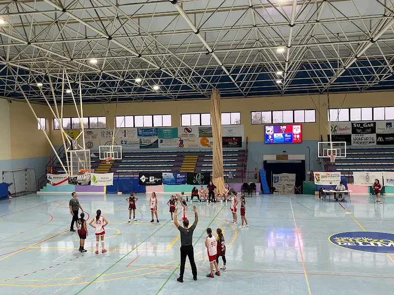 Polideportivo de Xinzo de Limia - Polideportivo en Xinzo de Limia - foto 2