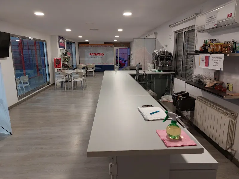 Fanatiq Club Escuela de Pádel - Club deportivo en Valladolid - foto 2
