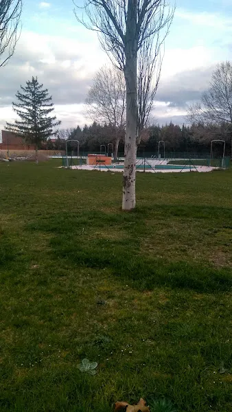 Polideportivo Y Piscinas De Baltanás - Baltanas