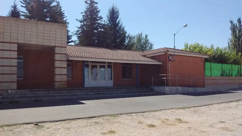 Polideportivo Y Piscinas De Baltanás - Piscinas en Baltanas - foto 2