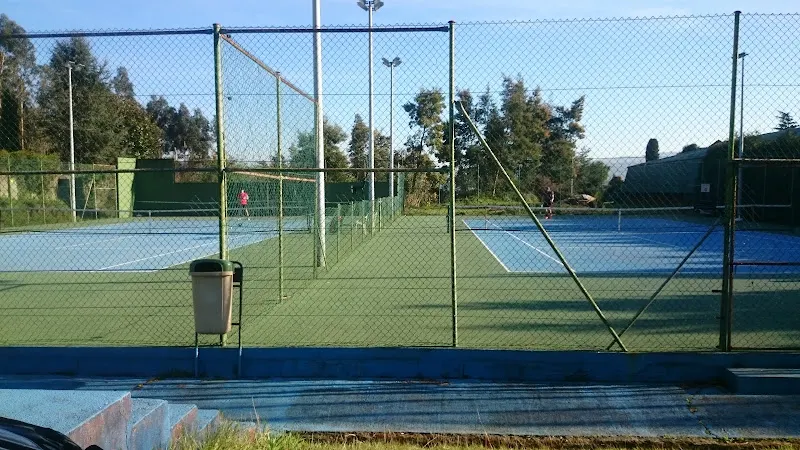 Club De Tenis Pontevedra - Club de tenis en Poio - foto 2