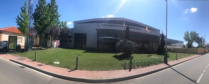 Polideportivo municipal - Polideportivo en Calzada de Valdunciel - foto 2