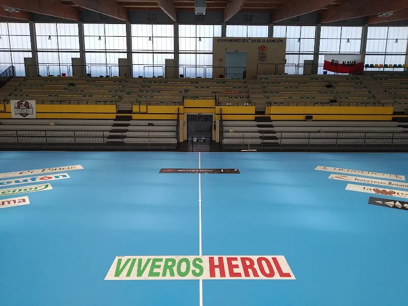 Polideportivo-frontón cubierto Nava de la Asunción - Polideportivo en Nava de la Asuncion - foto 2