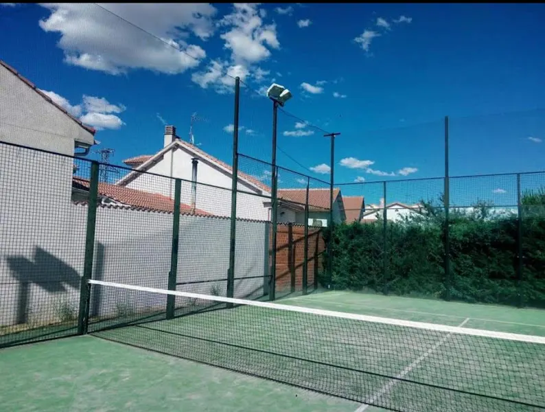 PÁDEL NAVAS DE ORO - Pista de pádel en Navas de Oro - foto 2