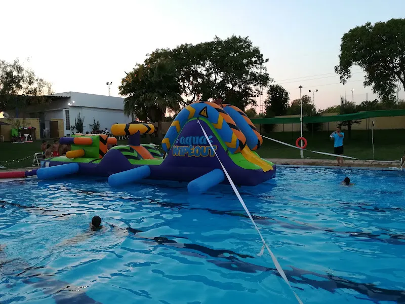 Polideportivo y piscina municipal - Albaida del Aljarafe