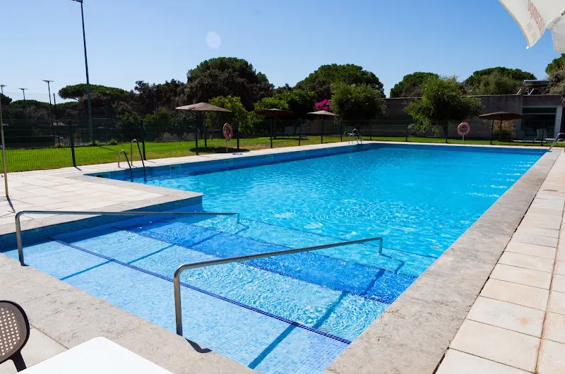 Club La Juliana - Club deportivo en Bollullos de la Mitacion - foto 2