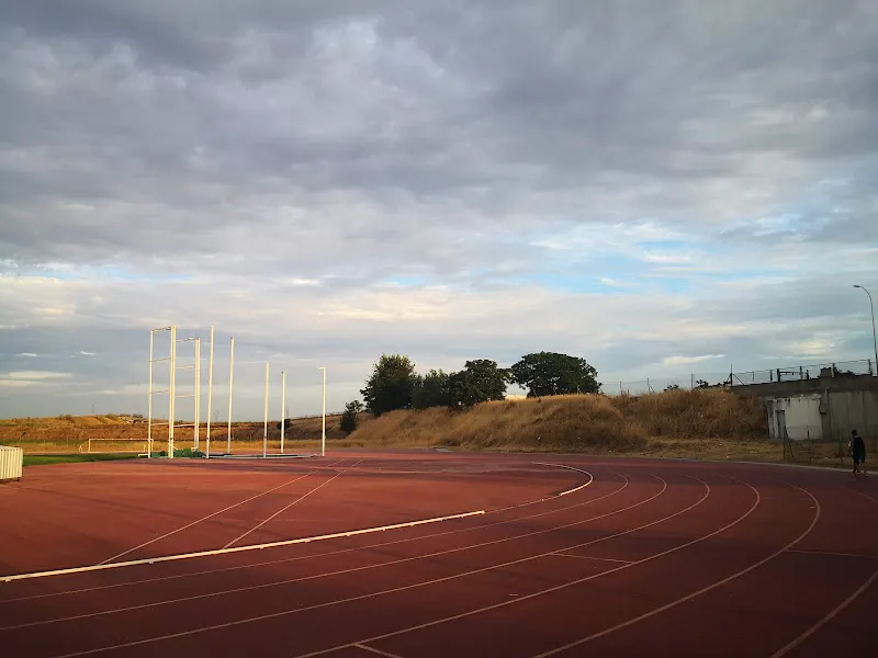 Polideportivo de Brenes - Centro deportivo en Brenes - foto 2