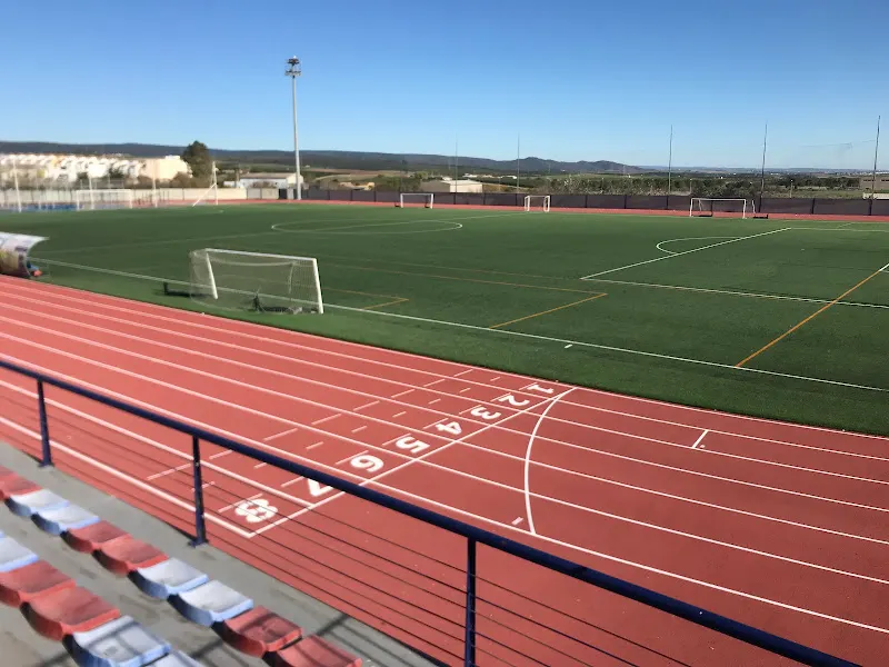 Pabellón Municipal de Burguillos Azat Dinurov - Polideportivo en Villaverde del Rio - foto 2