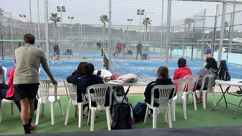 Alavera Padel - Club de pádel en San Juan de Aznalfarache - foto 2