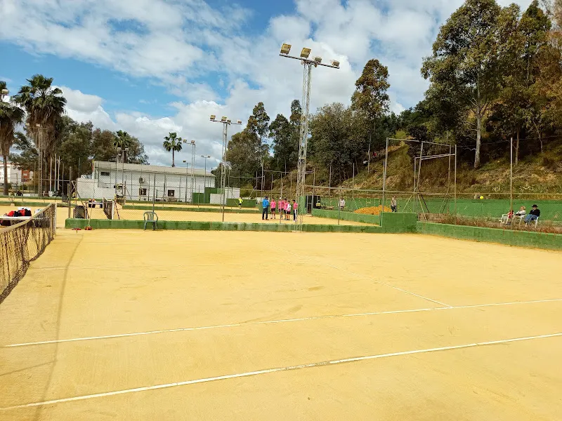 Centro Deportivo Estévez Sports - Club deportivo en Gelves - foto 2