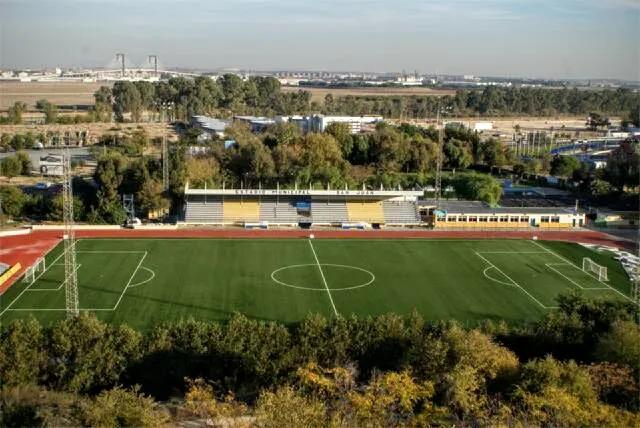 Polideportivo Municipal 1 de Mayo - Centro deportivo en San Juan de Aznalfarache - foto 2