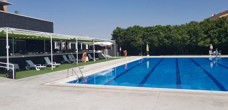 SANTE SPORT & SOCIAL CLUB - Club social en Sevilla - foto 2