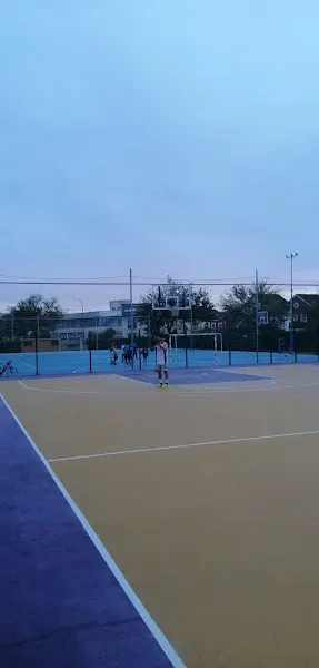 Polideportivo Municipal Francisco León - Polideportivo en Mairena del Aljarafe - foto 2