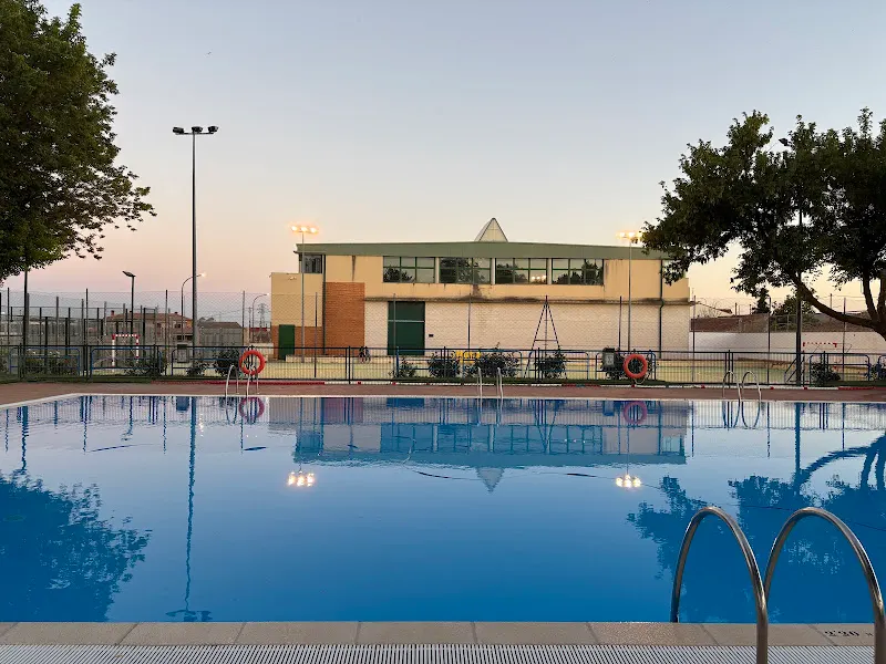Piscinas y Polideportivo Municipal de Santa Eulalia del Campo - Polideportivo en Santa Eulalia - foto 2