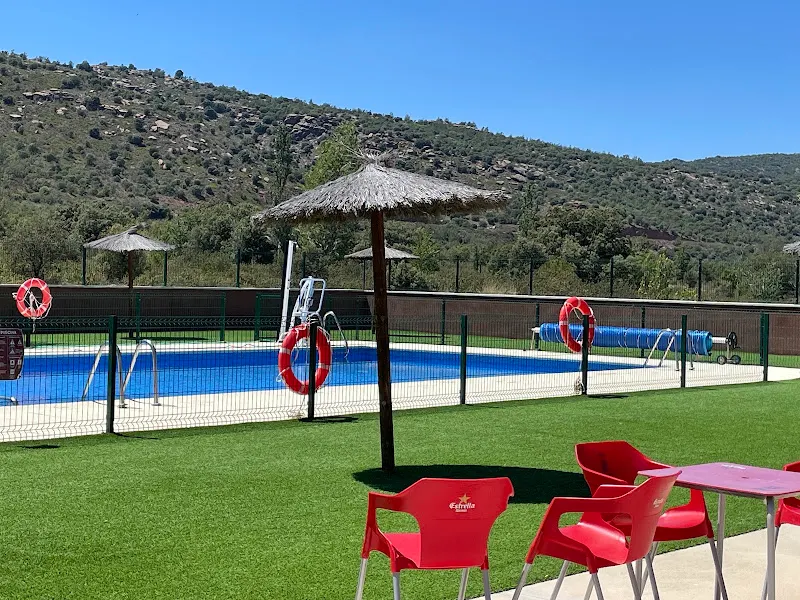 Área Deportiva y de Recreo Municipal de La Laguna. Piscina Pública de Peracense - Piscina en Peracense - foto 2