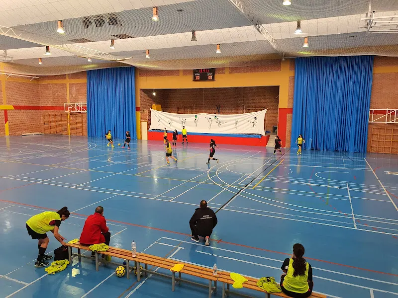 Instalaciones Deportivas I.E.S. Utrillas - Polideportivo en Utrillas - foto 2