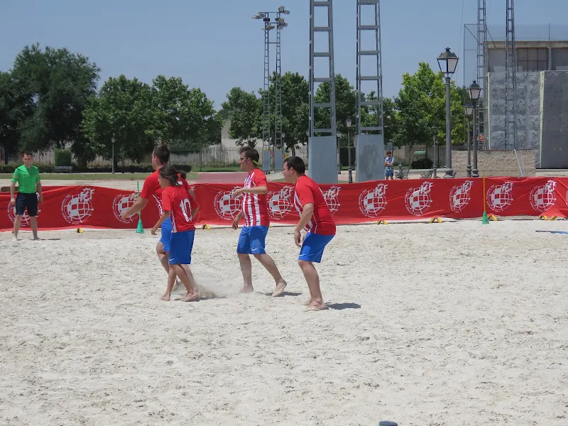 Complejo Deportivo de Las Colonias - Polideportivo en Torrijos - foto 2