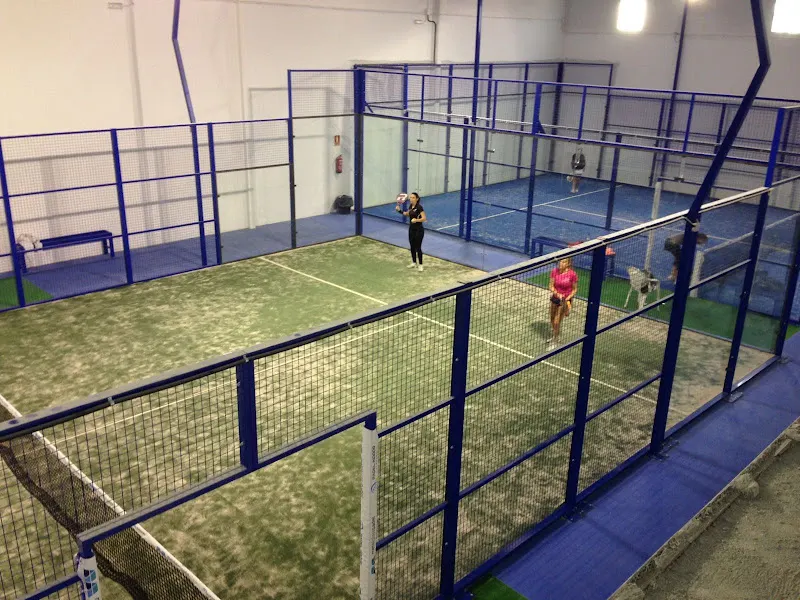 Padel Indoor Albalat I Escuela y pistas de pádel en Albalat dels Sorells
