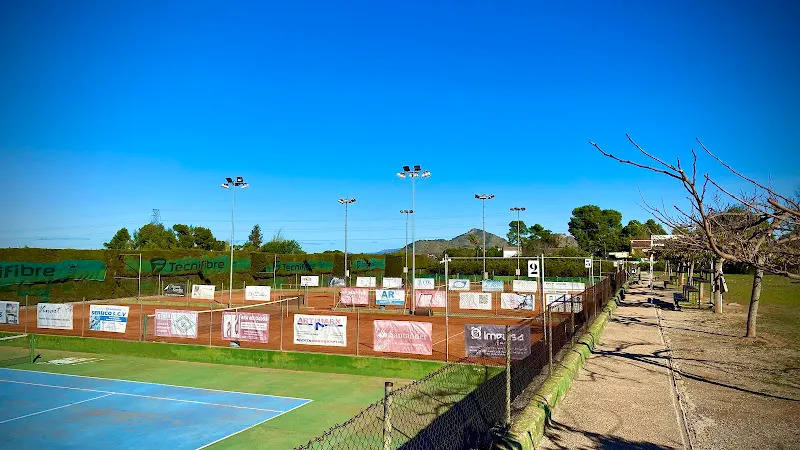 Club De Tenis Canals - Club de tenis en Canals - foto 2