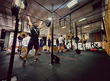 AF1QipNHeY1oTSnTfhl2FCY1gEUGnHSnCV7J-R3SB0bx=w1500-h1500-k-no